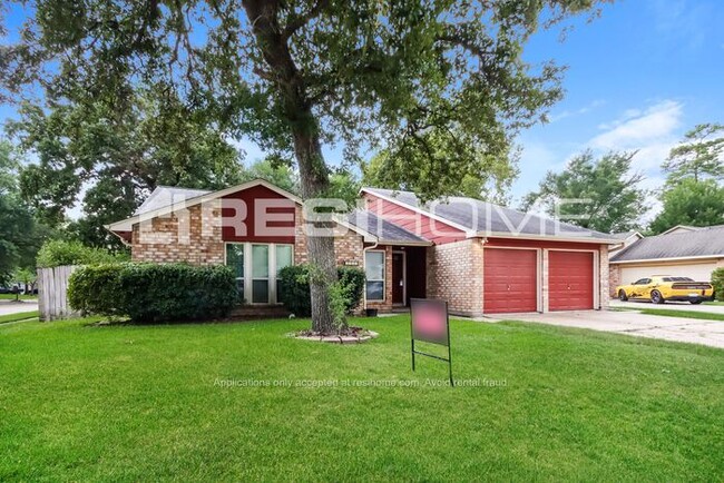 Building Photo - Welcome Home! Rent easily and live comfort...