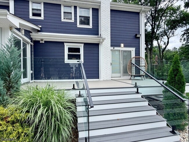 Foto del edificio - 43 Edgewood Ave