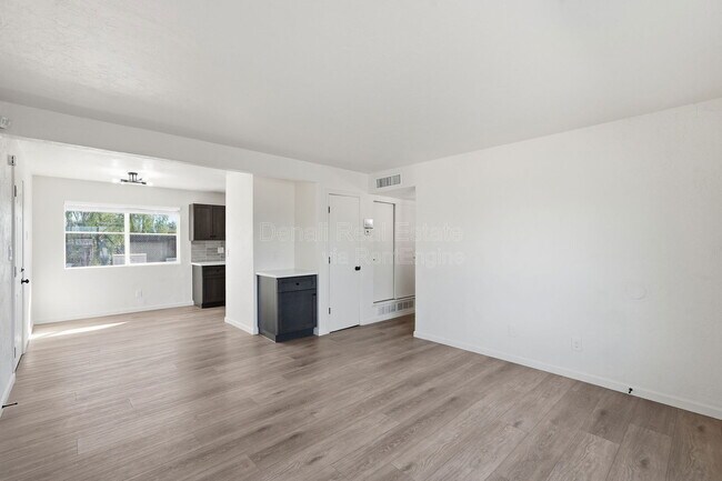 Foto del edificio - 3601 S Calle Polar