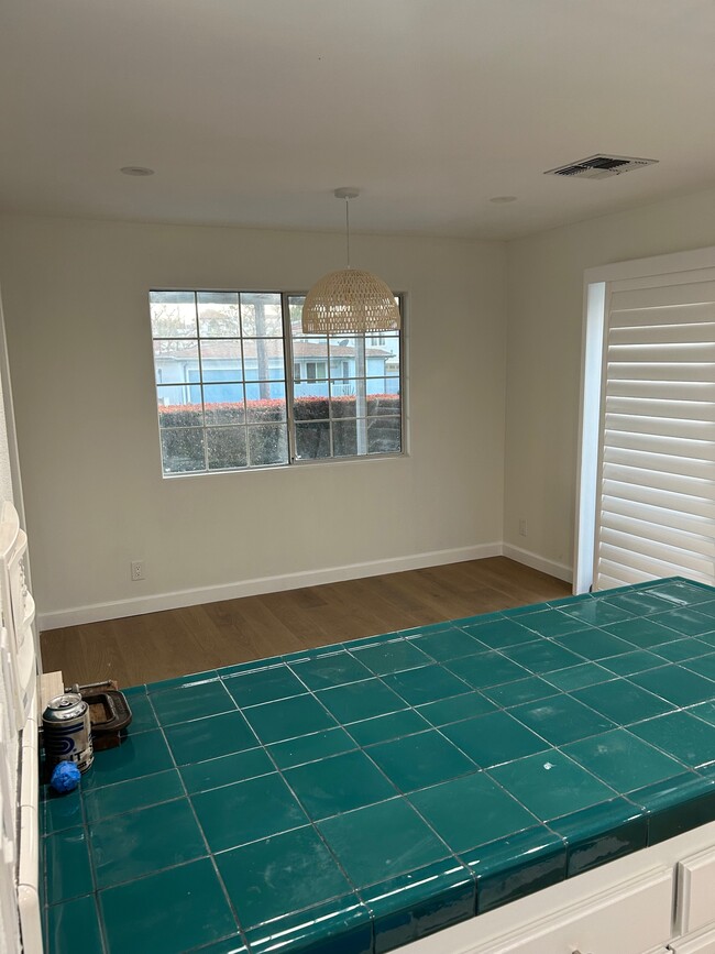 Dining Area - 1917 Warfield Ave