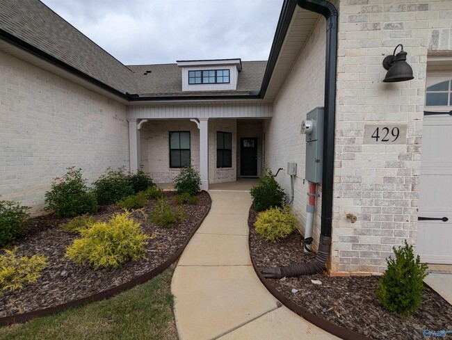 Building Photo - 429 Raleigh Elm Dr