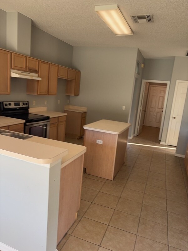 Building Photo - 6005 Jessica Dr