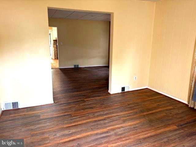 Building Photo - 17 W Garwood Ave