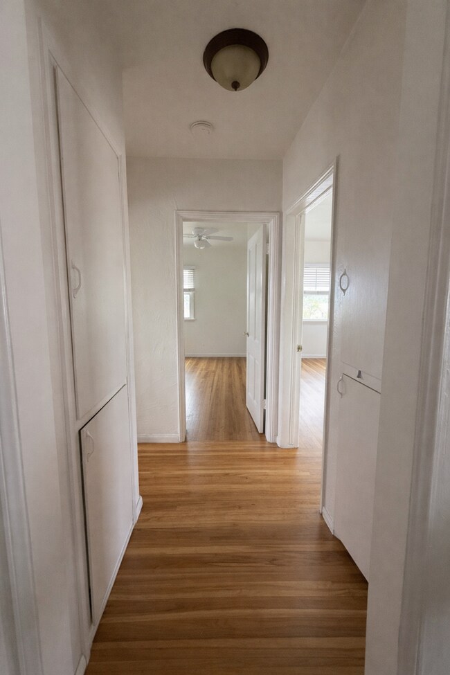 Foto del edificio - Charming Light-Filled 2BR in North of Adams Ave in University Heights – Available May 10th