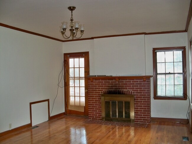 Building Photo - 2731 Ashland Ave