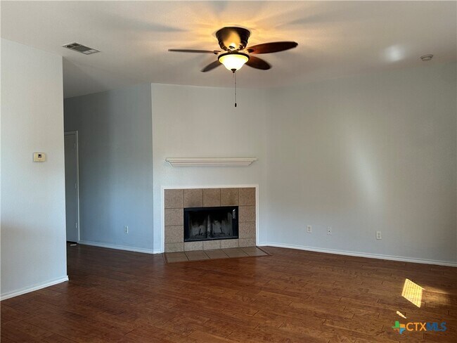 Foto del edificio - 2119 Belvedere Ct