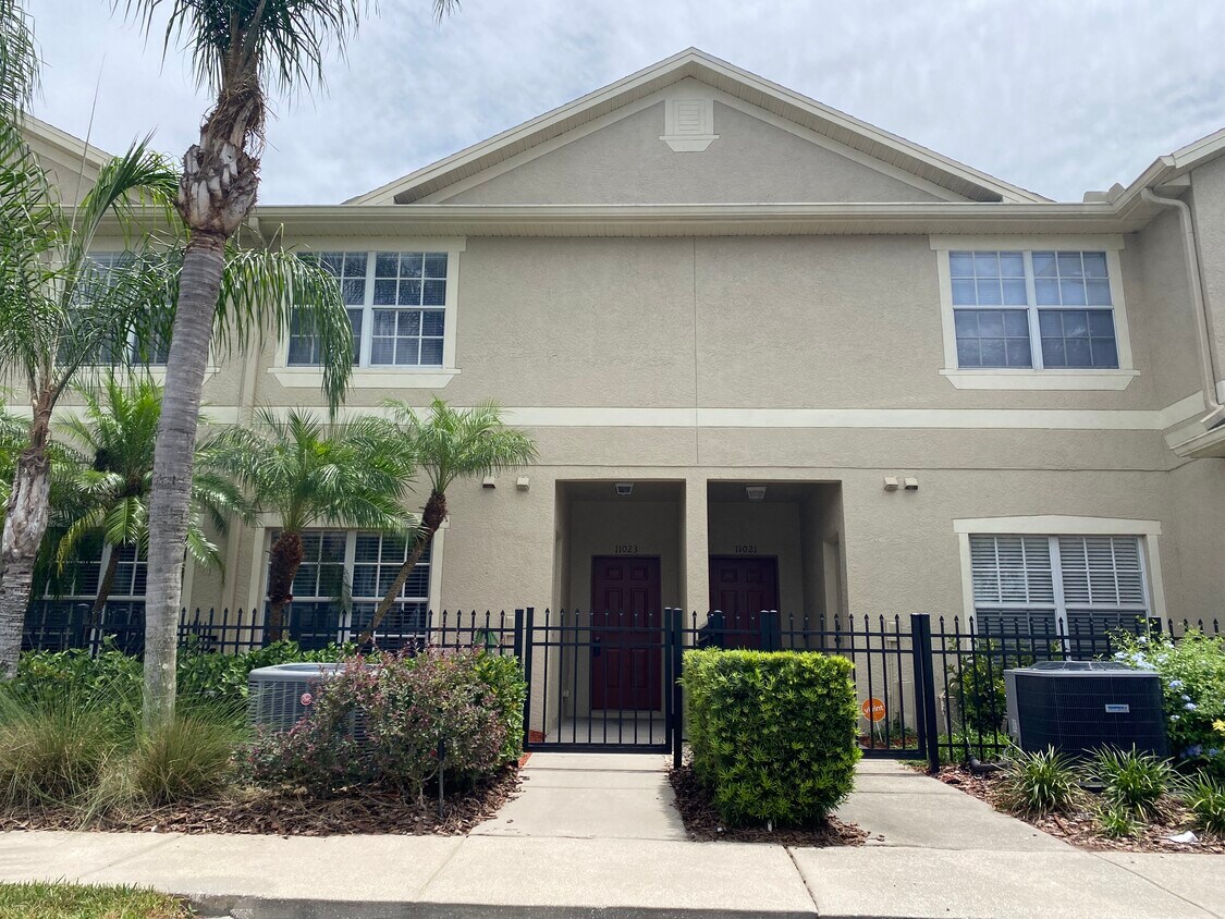 11023 Winter Crest Dr, Riverview, FL 33569 Townhome Rentals in