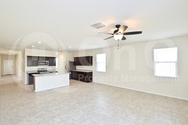 Building Photo - 24609 Alfalfa Dr