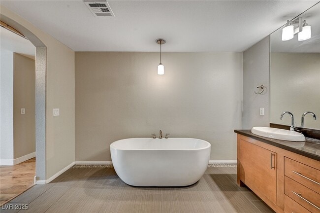 Building Photo - 11835 Portina Dr