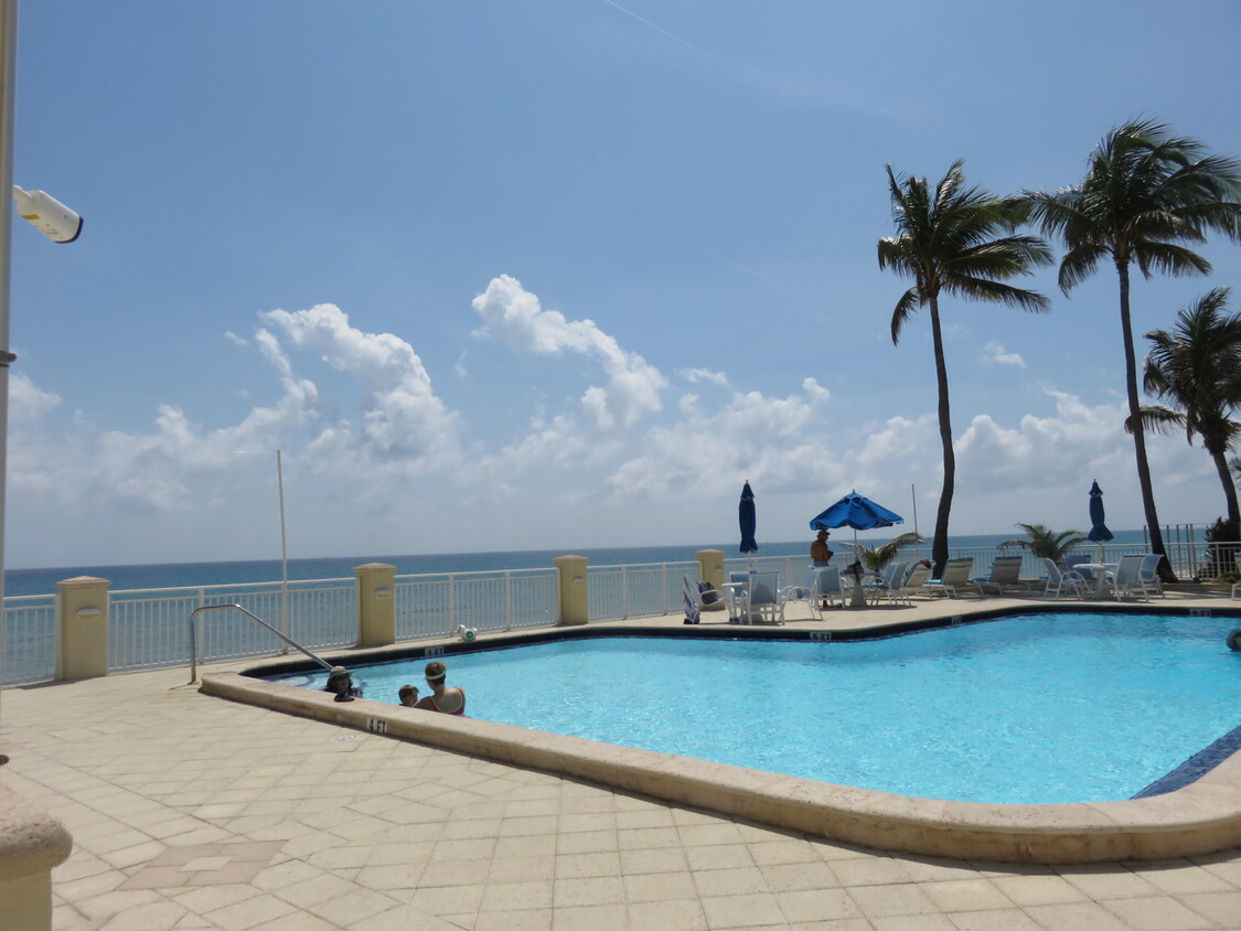 Primary Photo - 3475 S Ocean Blvd