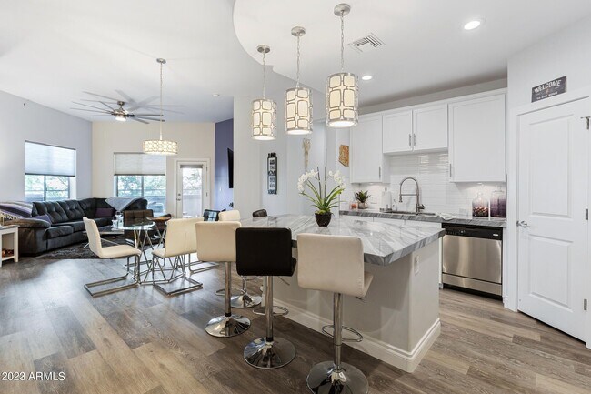 Foto del edificio - 945 E Playa Del Norte Dr