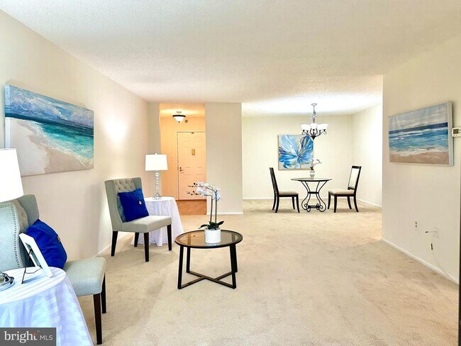Foto del edificio - 3310 N Leisure World Blvd