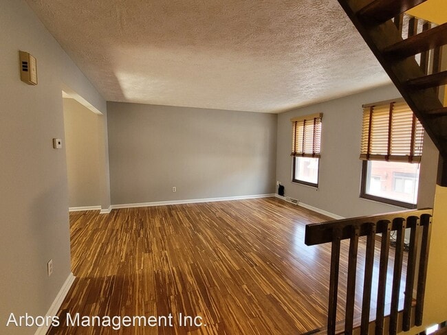 Building Photo - 2 br, 1.5 bath House - 134 S 12th Street