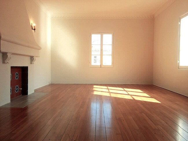 Building Photo - 6030 Whitworth Dr