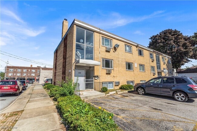 Foto del edificio - 1415 Wyandotte Ave