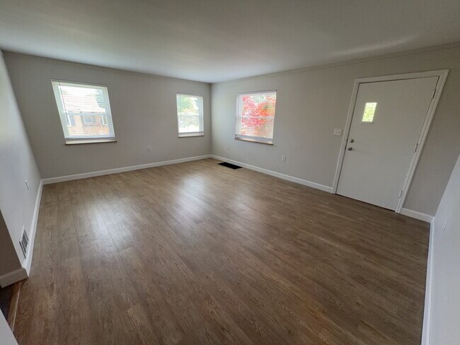 Foto del edificio - 464 Cloverdale Ave