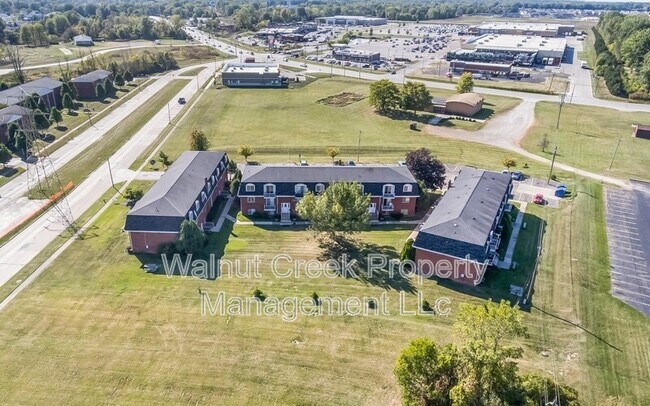 Building Photo - 2100 101
