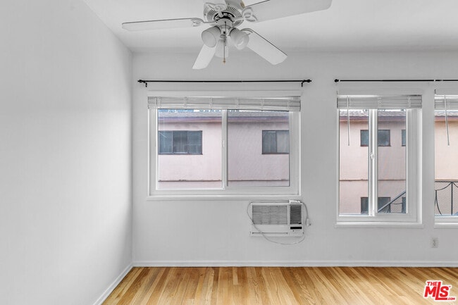 Building Photo - 1248 Barry Ave