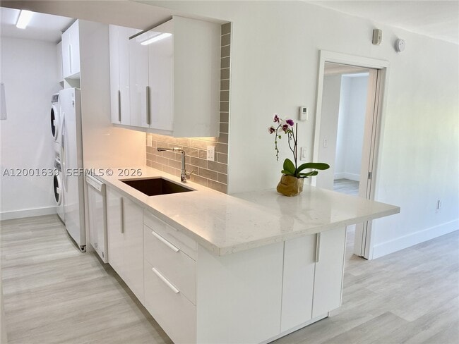 Building Photo - 255 Galen Dr