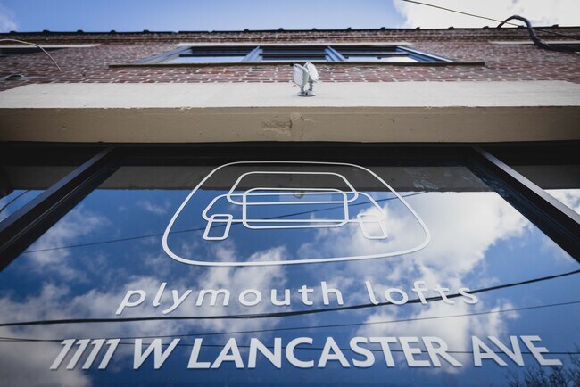 Entrada principal - A minutos de la Universidad de Villanova - Plymouth Lofts