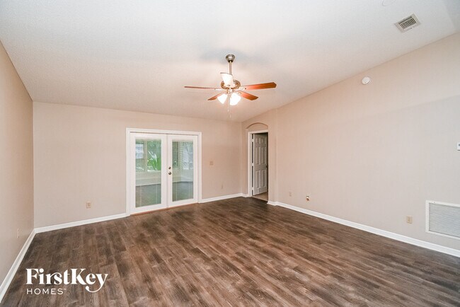 Foto del edificio - 12450 Harbor Winds Dr N