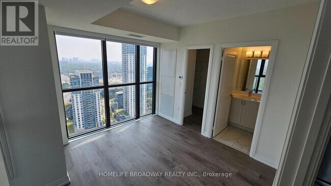 Building Photo - 325 Yorkland Blvd