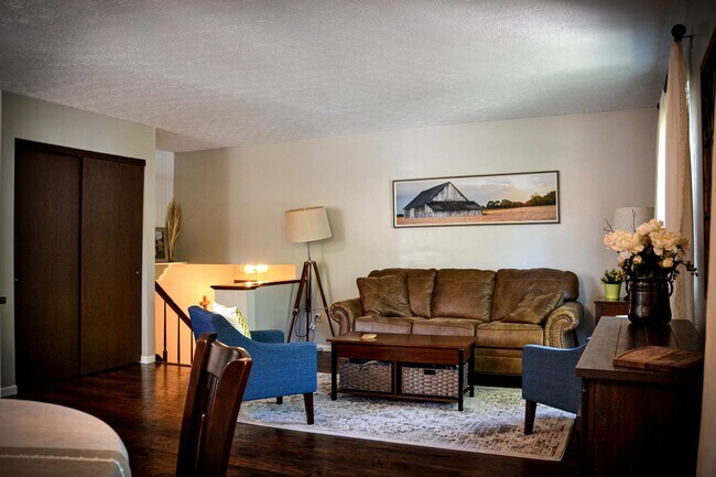 Foto del edificio - 5145 Strawberry Farms Blvd