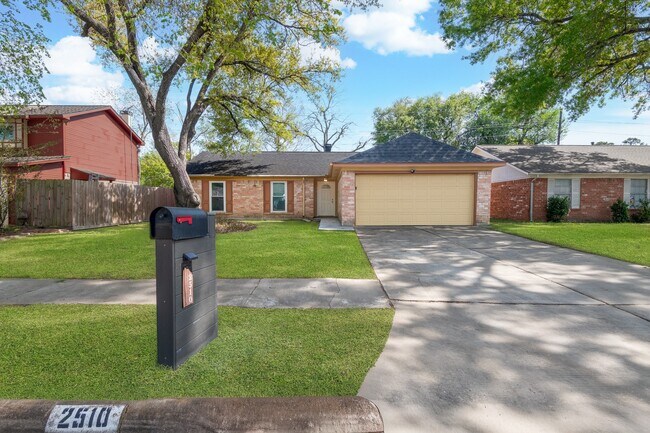 Building Photo - 2510 Marble Falls Dr