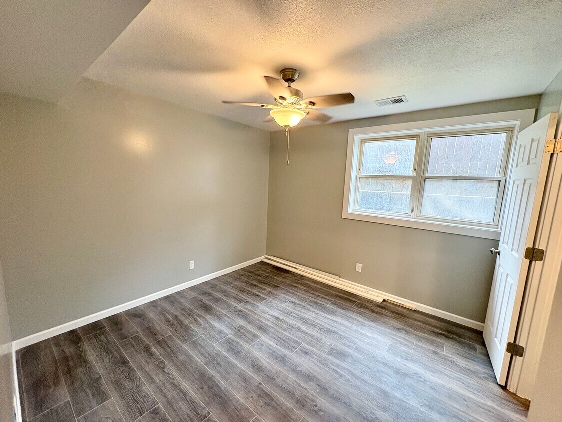 Primary Photo - Newly Renovated 1 Bed / 1 Bath in Central ...