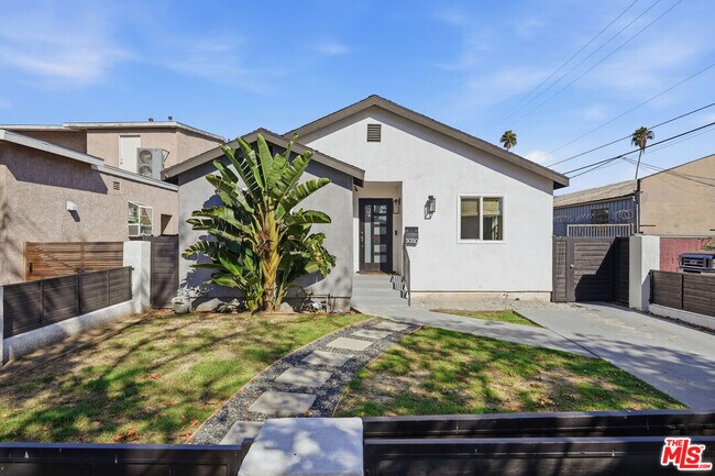 Foto del edificio - 3050 Chesapeake Ave