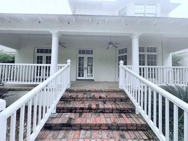 Building Photo - Spacious 3 Bedroom | 3.5 Bath Home