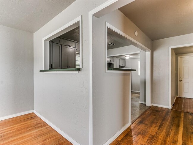 Foto del edificio - 423 E Duffy St