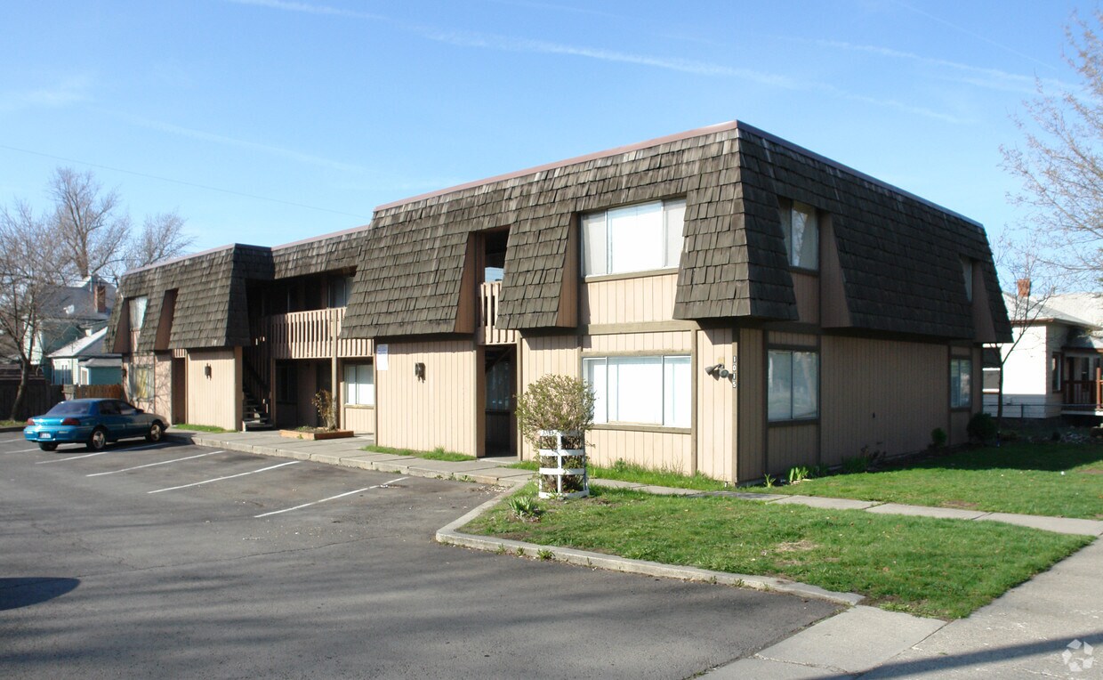 Primary Photo - 1015 N Ash St