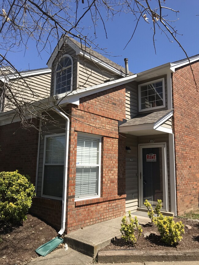 Photo - 324 Yorkshire Cir Townhome