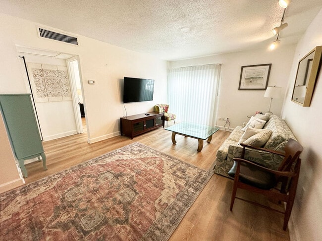 Foto del edificio - 1700 SW 16th Ct