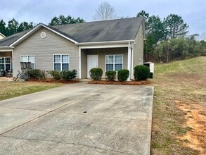 Building Photo - 247 Makayla Ct