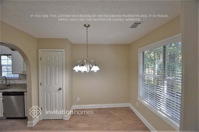 Foto del edificio - 3110 Amber Ln