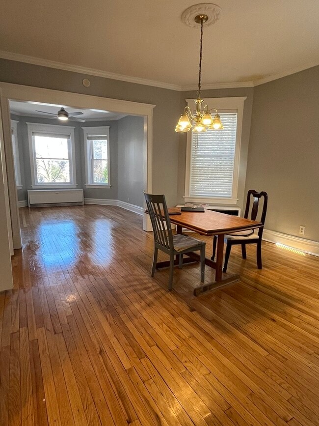 Building Photo - 3513 W Evergreen Ave