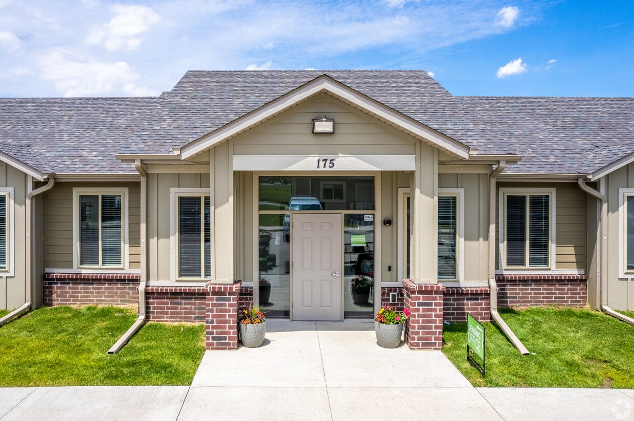 The Commons at Greenway Park Apartments in Waukee, IA