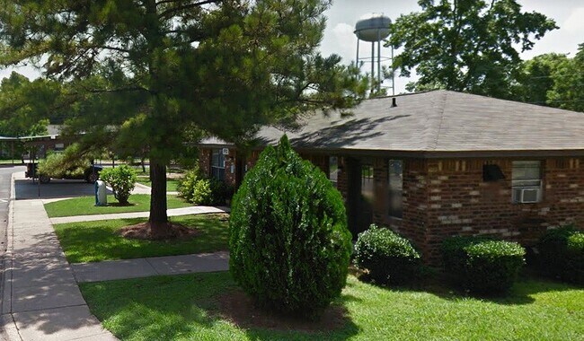 Foto del edificio - 1020 Laura Mclean Dr