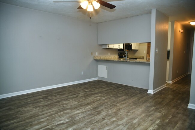 Foto del edificio - 4889 Old Bainbridge Rd