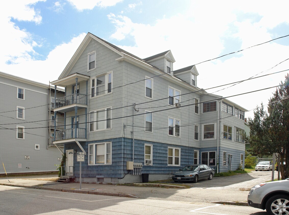 21 3rd St, Auburn, ME 04210 Apartments in Auburn, ME