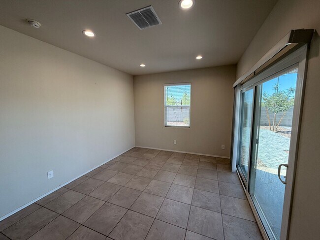 Building Photo - 18389 W Whispering Wind Dr