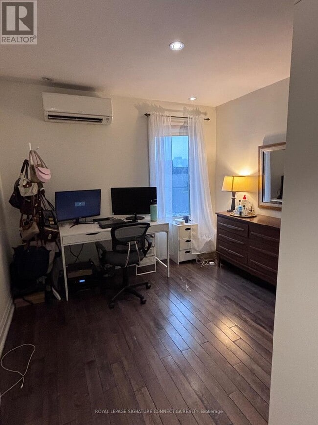 Building Photo - 3 Rolyat St