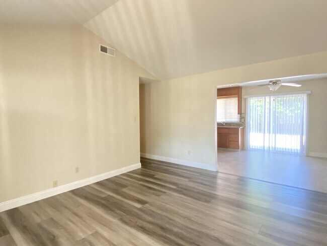 Building Photo - 2612 Mackinaw Way