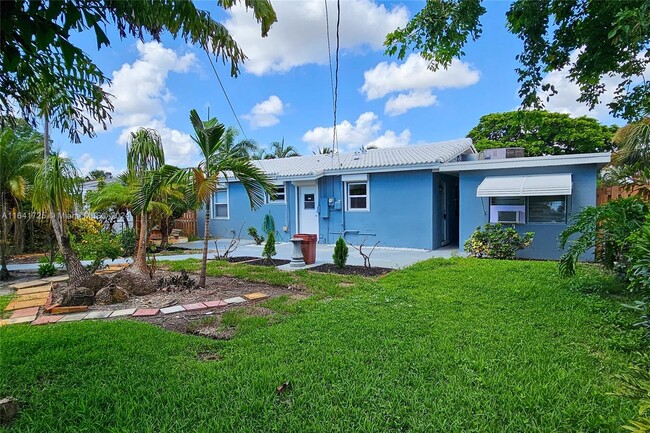 Building Photo - 1702 Tropical Dr
