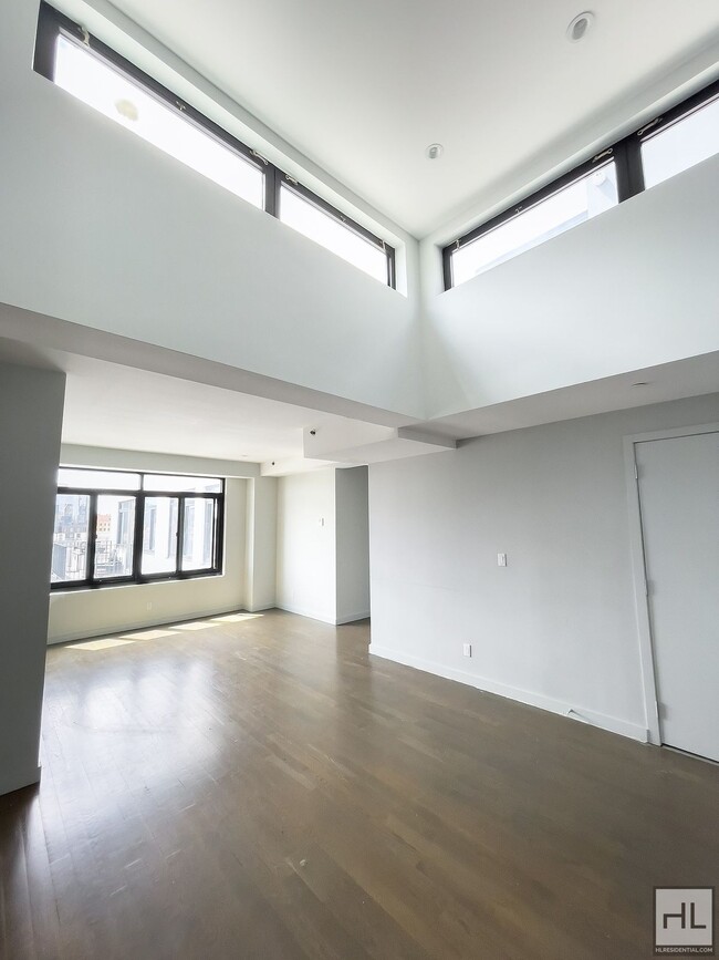Foto del edificio - Bushwick Avenue / Expansive Spacious 2 Bed...