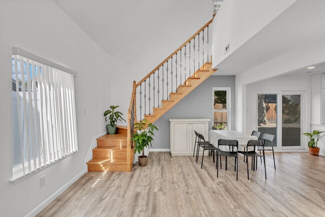 Foto del edificio - 5028 Halwell Dr