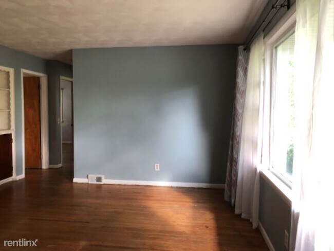 Foto del edificio - 4 br, 2 bath House - 480 Calkins Road