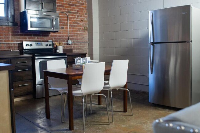 Foto del edificio - 402 E 4th St